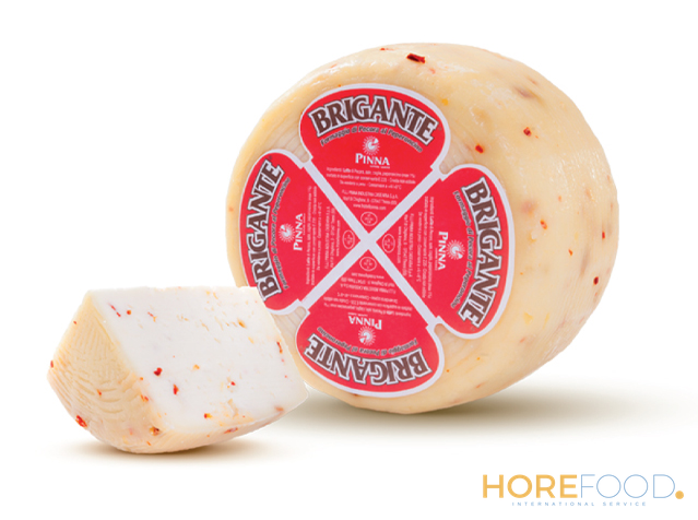 PINNA BRIGANTE FORMAGGIO AL PEPERONCINO AL KG